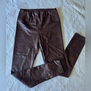 7 For All Mankind Crocodile Embossed vegan leggings. Brown size S. Nice shape!